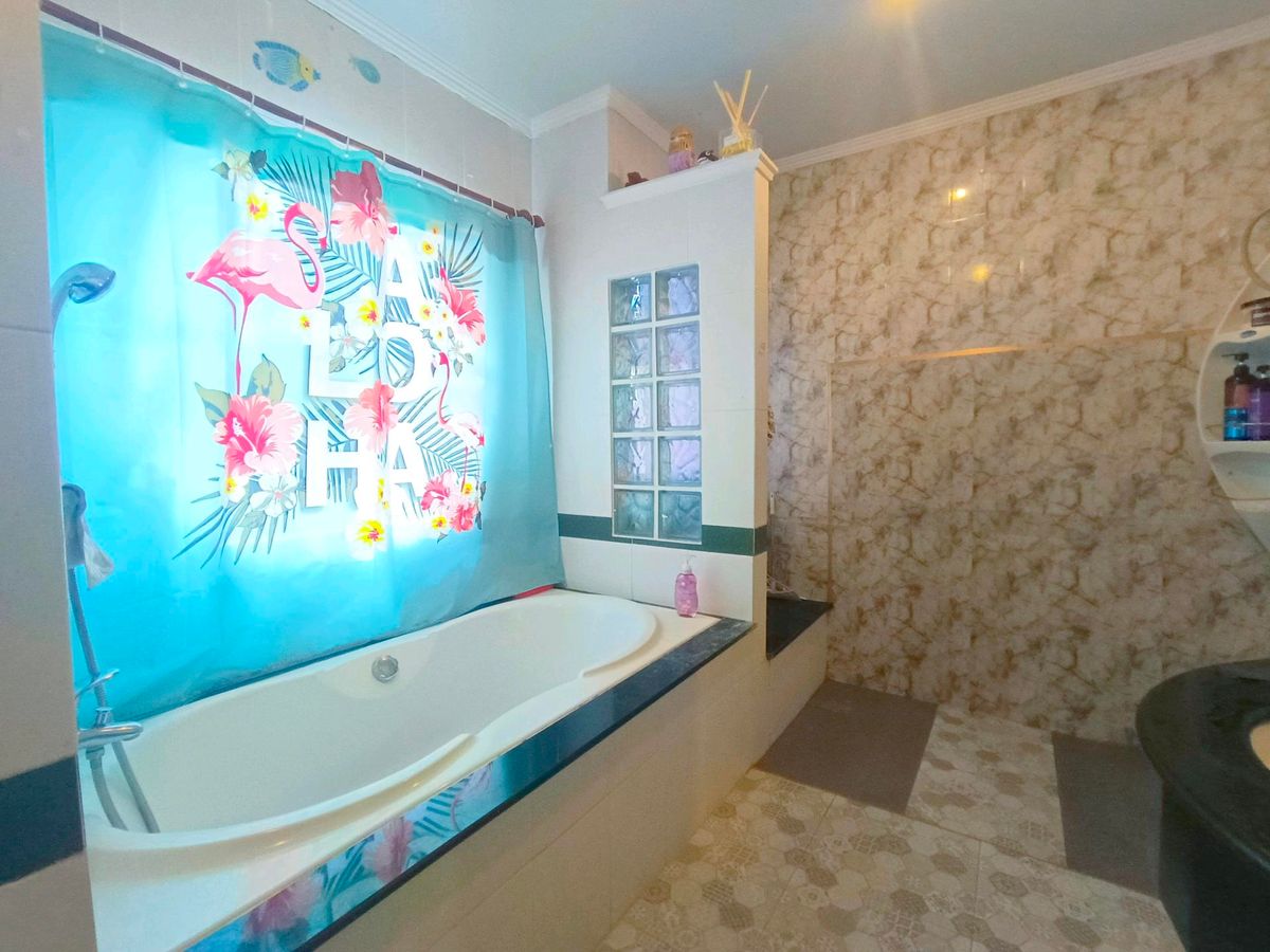 For SaleHousePinklao, Charansanitwong : Detached house High ceilings, airy, quiet, convenient to travel