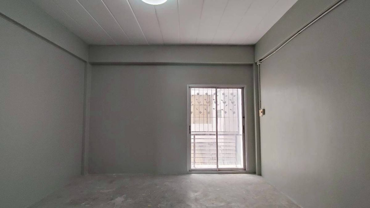 For SaleShop HouseMahachai Samut Sakhon : For Sale: 3.5-Storey Commercial Building – Baan Fahsai