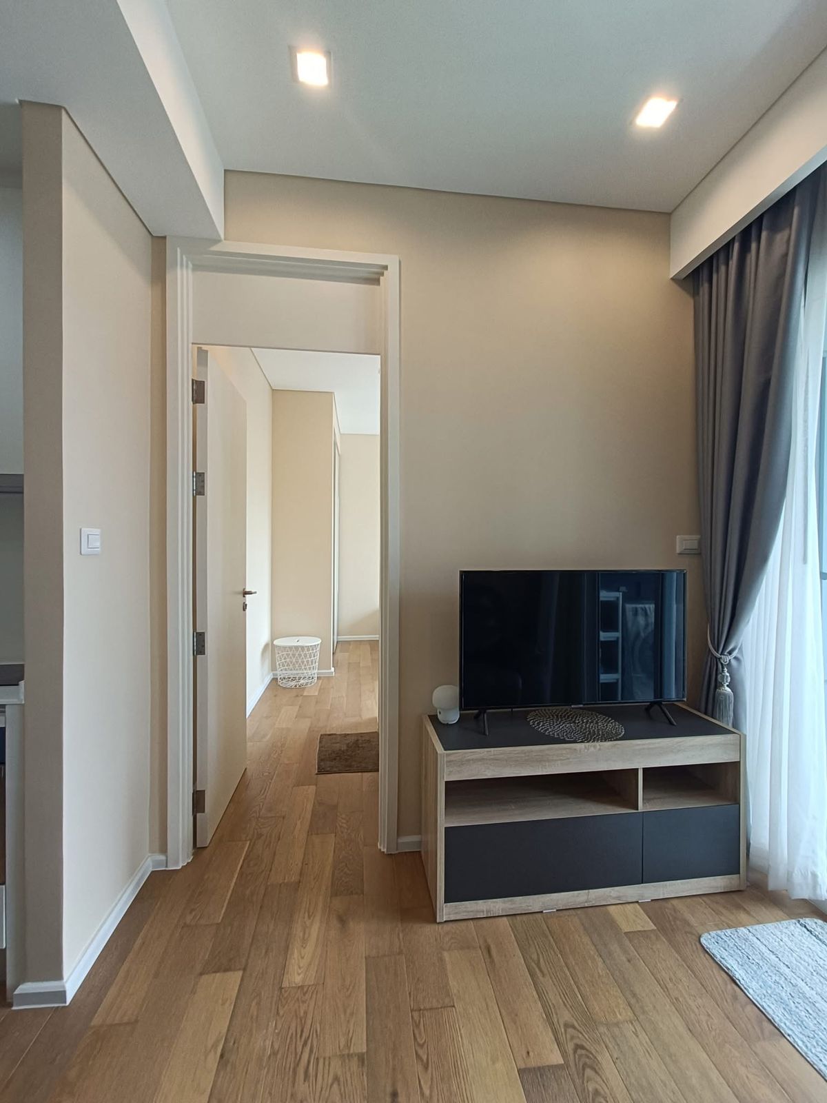 ให้เช่าคอนโดลาดพร้าว เซ็นทรัลลาดพร้าว : ให้เช่า 📍 The Saint Residences 📍 เฟอร์นิเจอร์ และ เครื่องใช้ไฟฟ้าครบ ใกล้ BTS ห้าแยกลาดพร้าว