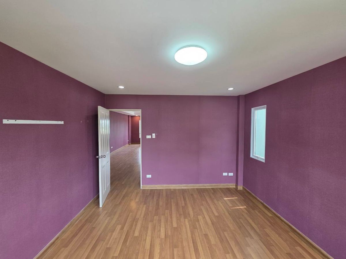 For RentTownhomeVipawadee, Don Mueang, Lak Si : Rent a townhome Chuan Chuen Modus Vibhavadi, near Laksi BTS just 3 minutes