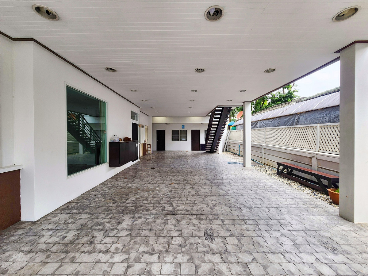 ให้เช่าบ้านลาดพร้าว เซ็นทรัลลาดพร้าว : SK05031 ให้เช่าบ้านลาดพร้าว2  บ้านเดี่ยวหลังใหญ่ พื้นที่เยอะ เลียบทางด่วน เอกมัย - รามอินทรา