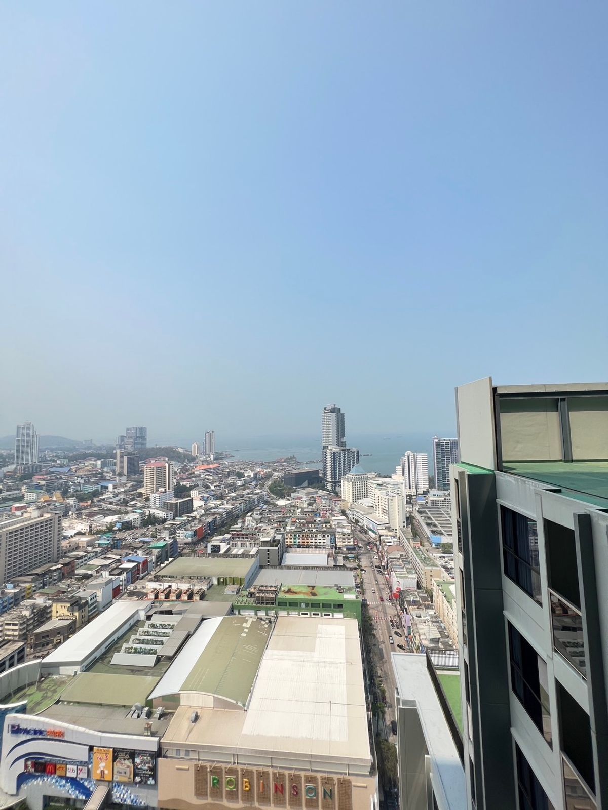 For RentCondoSriracha Laem Chabang Ban Bueng : RC021123 Condo for Rent Keen Center Sriracha, Only One Condo on the Best Location in Sriracha