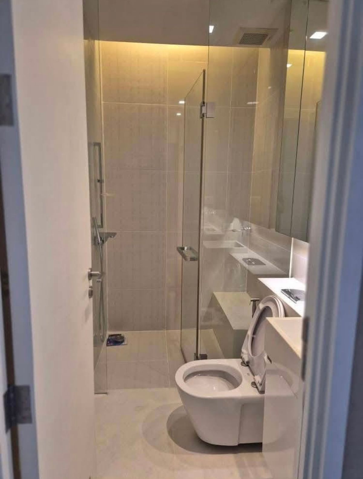 ให้เช่าคอนโดลาดพร้าว เซ็นทรัลลาดพร้าว : ให้เช่า 🔥 The Saint Residences 🔥 ใกล้ MRT พหลโยธิน 2 ห้องนอน เฟอร์นิเจอร์ และ เครื่องใช้ไฟฟ้าครบ 