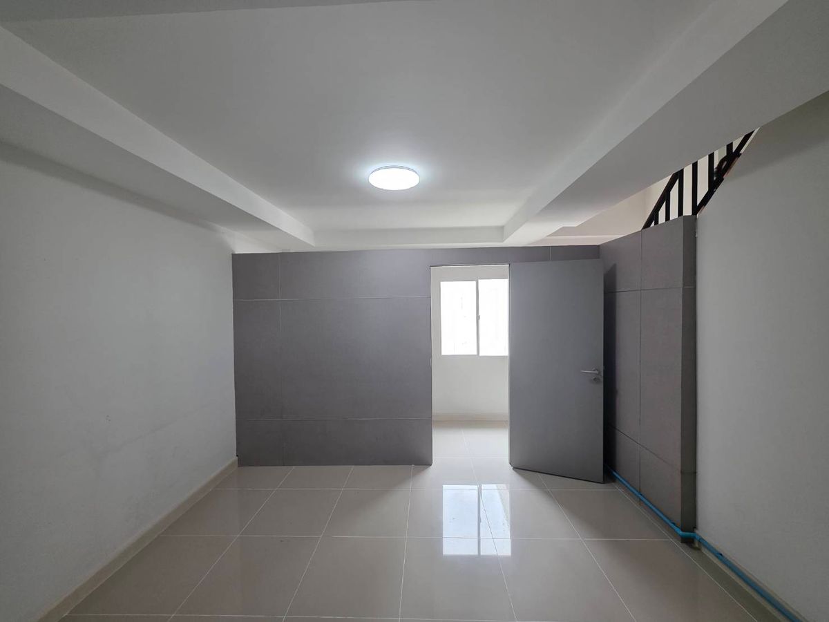 For RentTownhomeVipawadee, Don Mueang, Lak Si : Rent a townhome Chuan Chuen Modus Vibhavadi, near Laksi BTS just 3 minutes