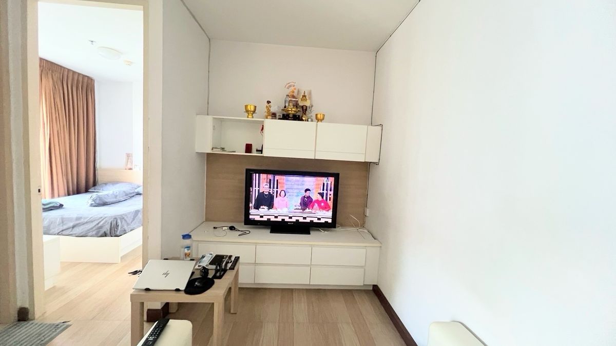 For SaleCondoPattanakan, Srinakarin : Urgent before renovating The cheapest in the project Free to transfer everything Complete furniture