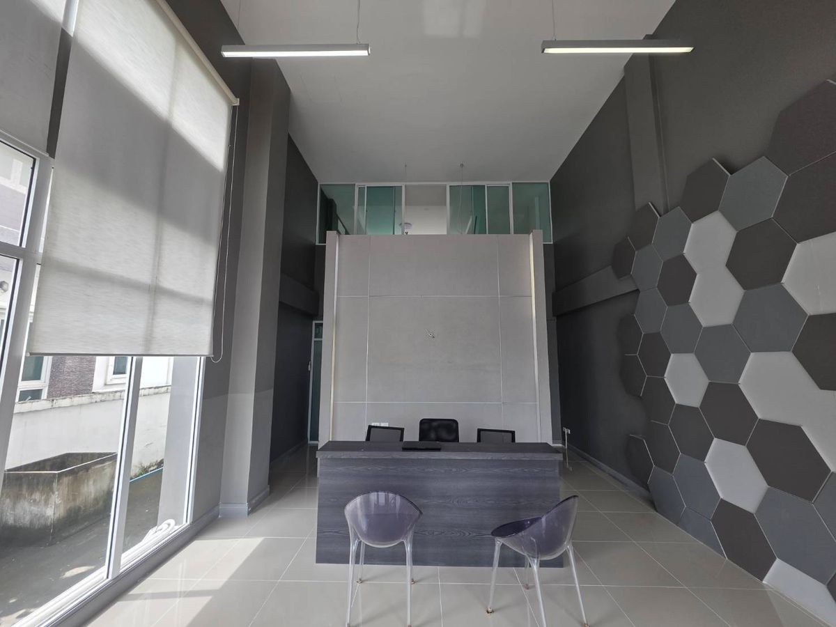 For RentTownhomeVipawadee, Don Mueang, Lak Si : Rent a townhome Chuan Chuen Modus Vibhavadi, near Laksi BTS just 3 minutes