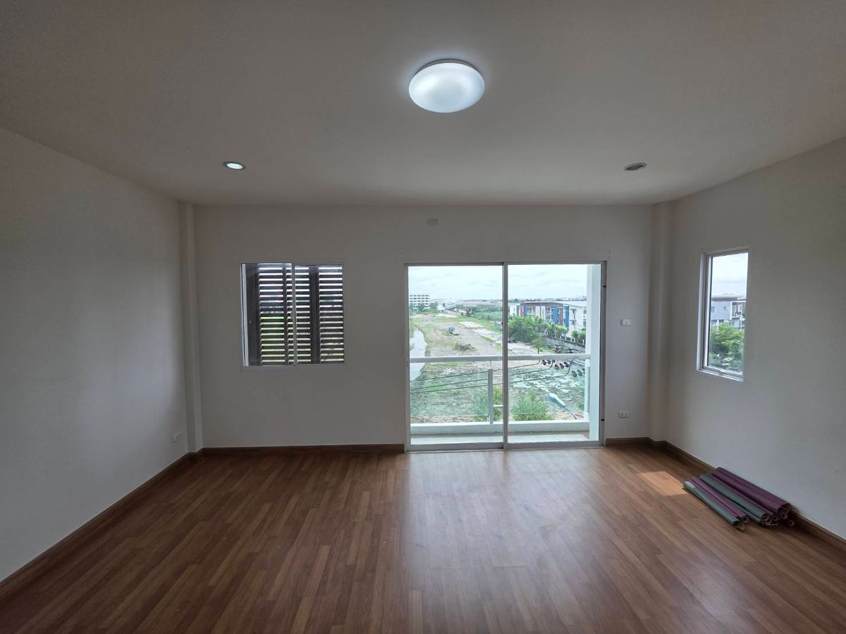 For RentTownhomeVipawadee, Don Mueang, Lak Si : Rent a townhome Chuan Chuen Modus Vibhavadi, near Laksi BTS just 3 minutes