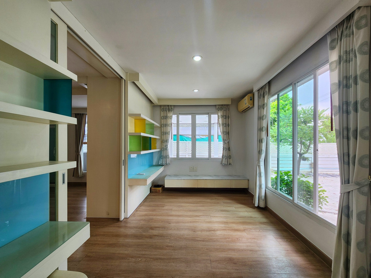 ให้เช่าบ้านลาดพร้าว เซ็นทรัลลาดพร้าว : SK05031 ให้เช่าบ้านลาดพร้าว2  บ้านเดี่ยวหลังใหญ่ พื้นที่เยอะ เลียบทางด่วน เอกมัย - รามอินทรา