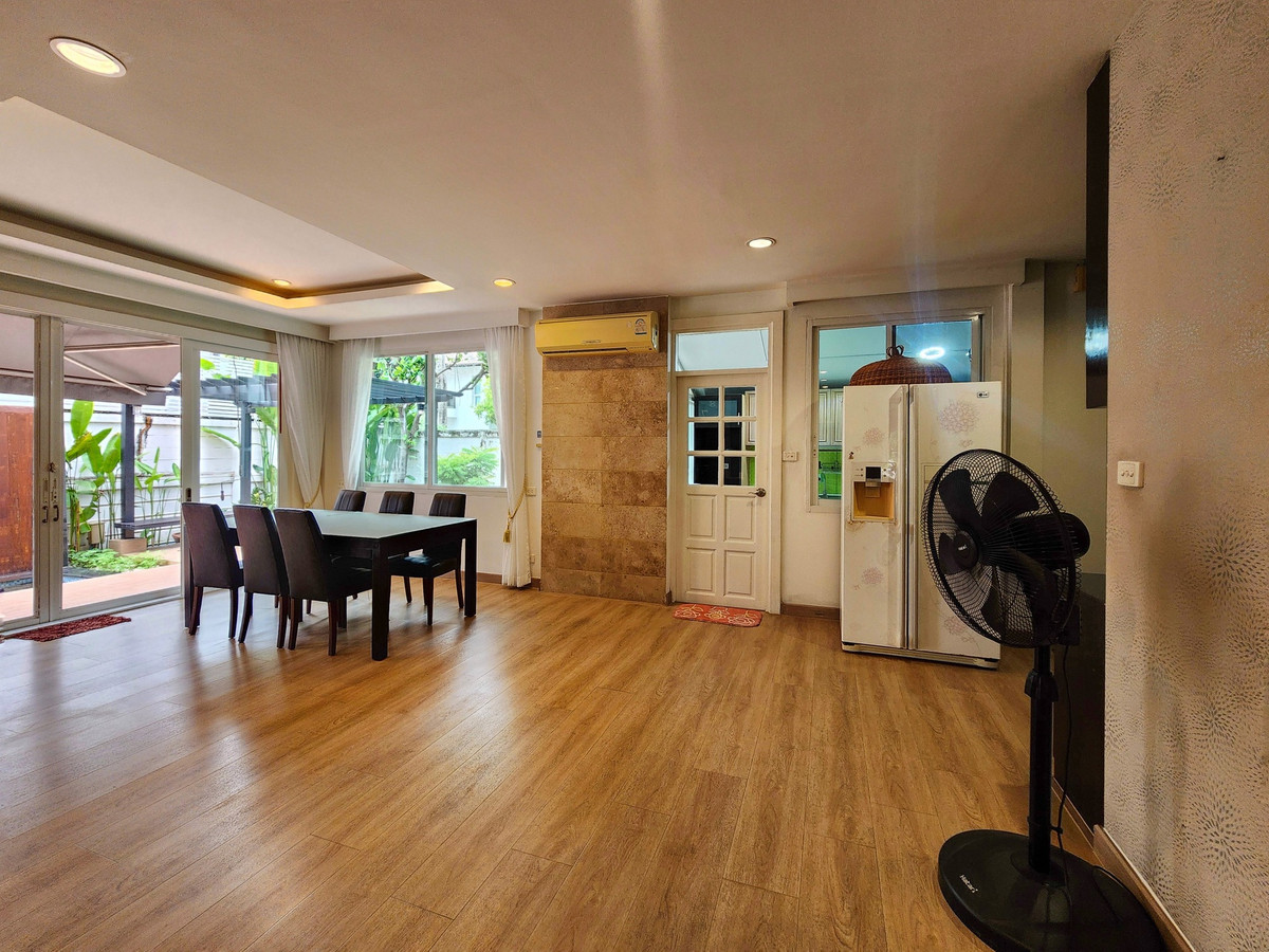 ให้เช่าบ้านลาดพร้าว เซ็นทรัลลาดพร้าว : SK05031 ให้เช่าบ้านลาดพร้าว2  บ้านเดี่ยวหลังใหญ่ พื้นที่เยอะ เลียบทางด่วน เอกมัย - รามอินทรา