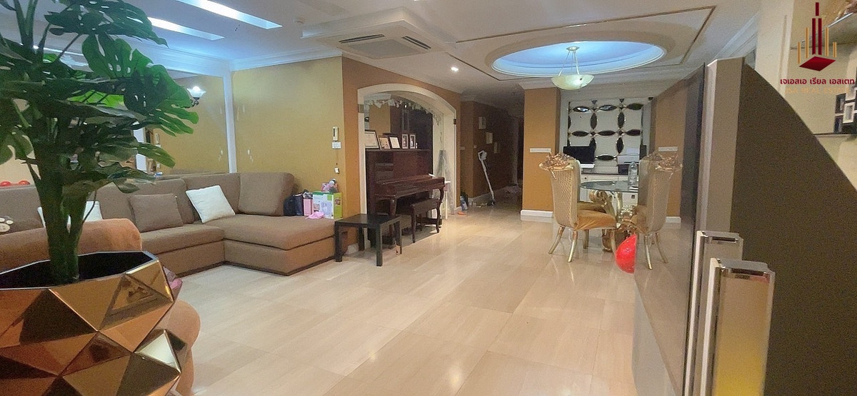 ให้เช่าคอนโดสุขุมวิท อโศก ทองหล่อ : ✨ For Rent: Las Colinas Condo ✨  💰 Only 65,000 THB/month