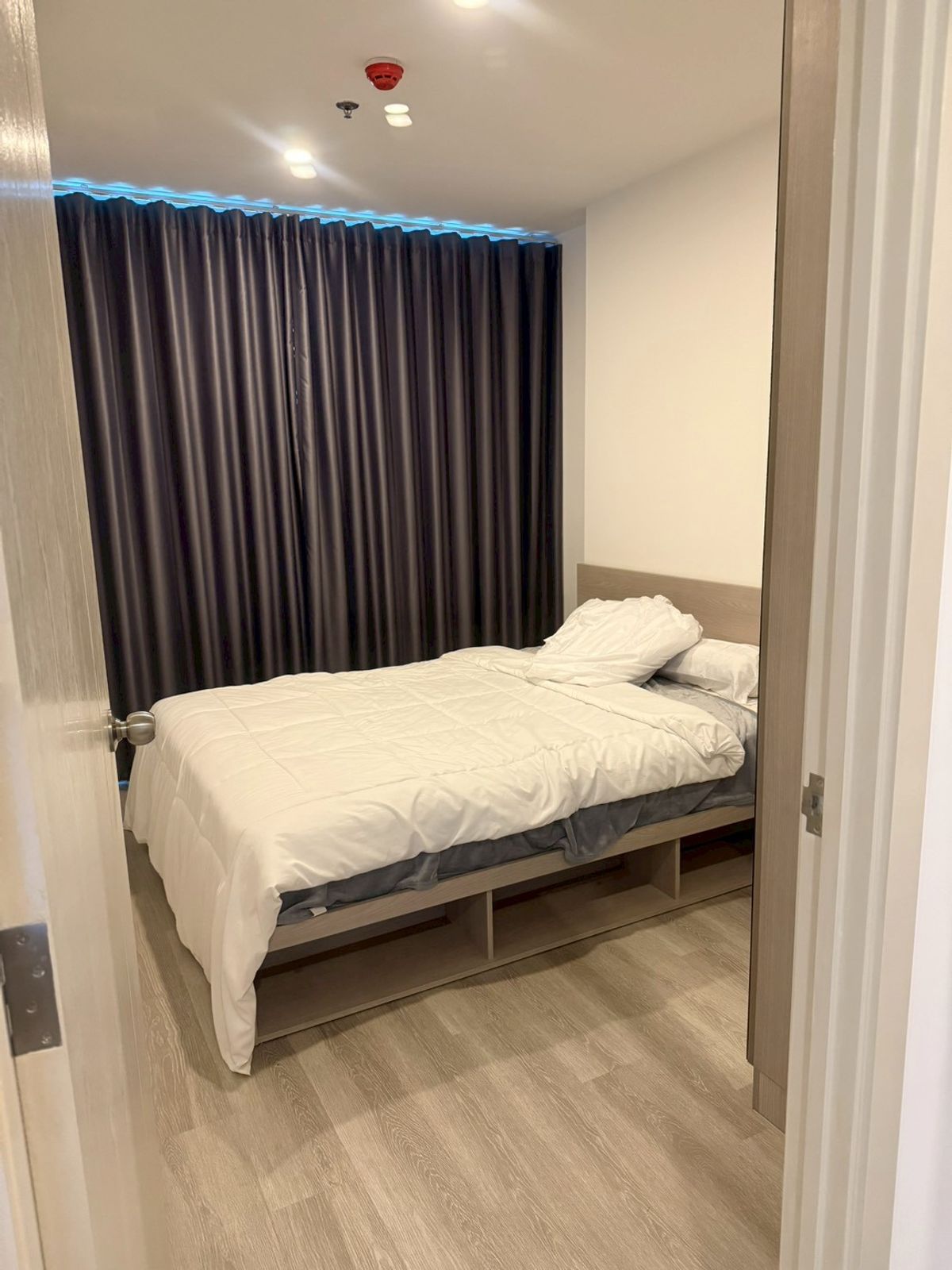 For RentCondoThaphra, Talat Phlu, Wutthakat :  ★ Elio Sathorn Wutthakat ★ 32 sq m., 40th floor (1 bedroom, 1 bathroom), ★Next to Ratchaphruek Road ★Near Talat Phlu and Market food ★Many amenities★Fully equipped with electrical appliances★