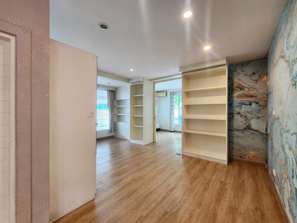 ให้เช่าบ้านลาดพร้าว เซ็นทรัลลาดพร้าว : SK05031 ให้เช่าบ้านลาดพร้าว2  บ้านเดี่ยวหลังใหญ่ พื้นที่เยอะ เลียบทางด่วน เอกมัย - รามอินทรา