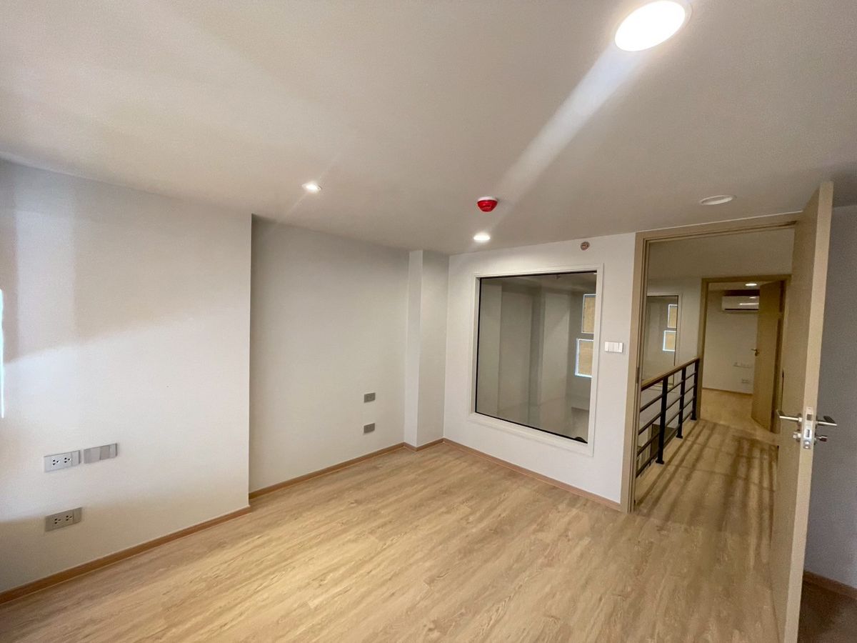 For SaleCondoSiam Paragon ,Chulalongkorn,Samyan : Sell down payment culture chula 2 bedroom 1 bath price 10.9 MB only