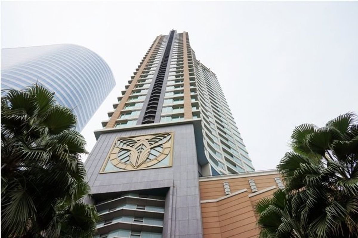 For SaleCondoSathorn, Narathiwat : ✨ Luxury Living in Sathorn | The Infinity Central CBD RARE RARE Pretty View ready to transfer immediately 💯