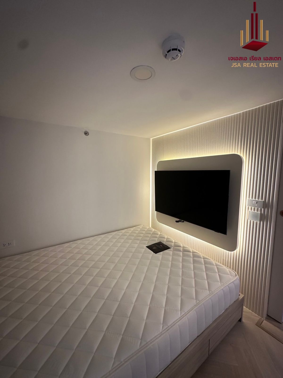 For RentCondoKasetsart, Ratchayothin : ✨ For Rent: Knightsbridge Space Ratchayothin Condo ✨ 💰 ONLY 45,000 THB/Month