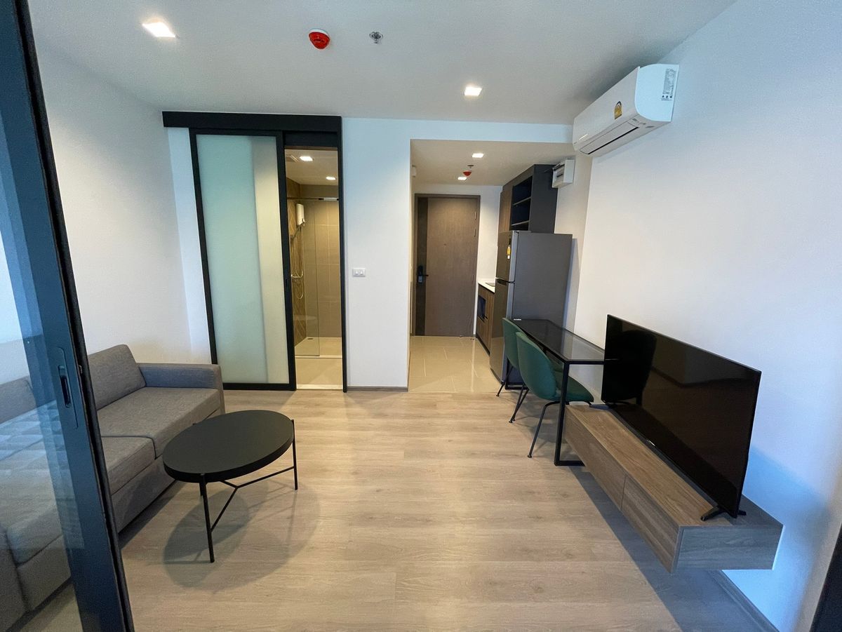 For RentCondoLadprao, Central Ladprao : 🚪The LINE PHP 🛏️ Beautiful room ✨ There are many rooms 🌐 Good location 📍 High floor 🌤️ Beautiful view 🛋️ Furniture 📺 Complete electrical appliances (special price)