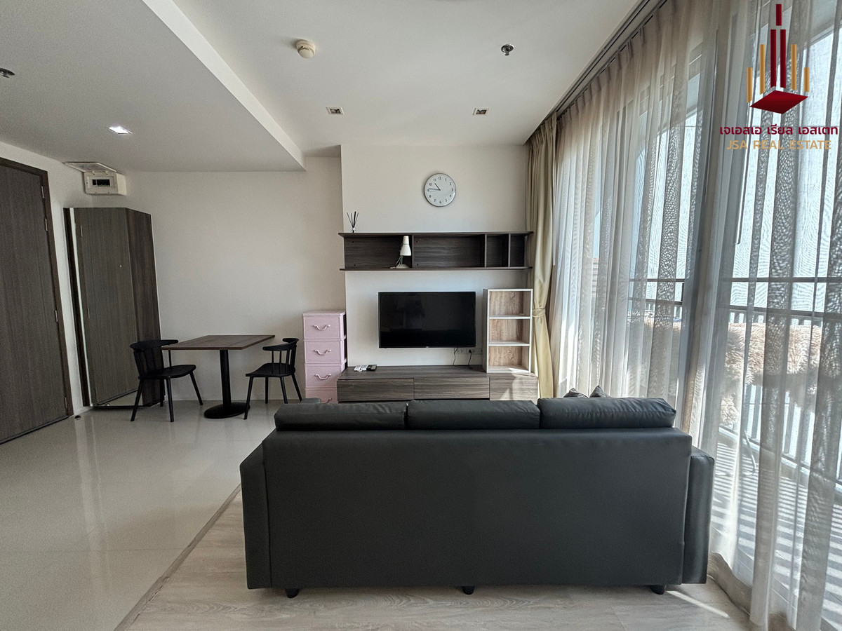 For RentCondoRatchadapisek, Huaikwang, Suttisan : ✨ For Rent: Quinn Ratchada 17 Condo ✨ 💰 ONLY 45,000 THB/Month