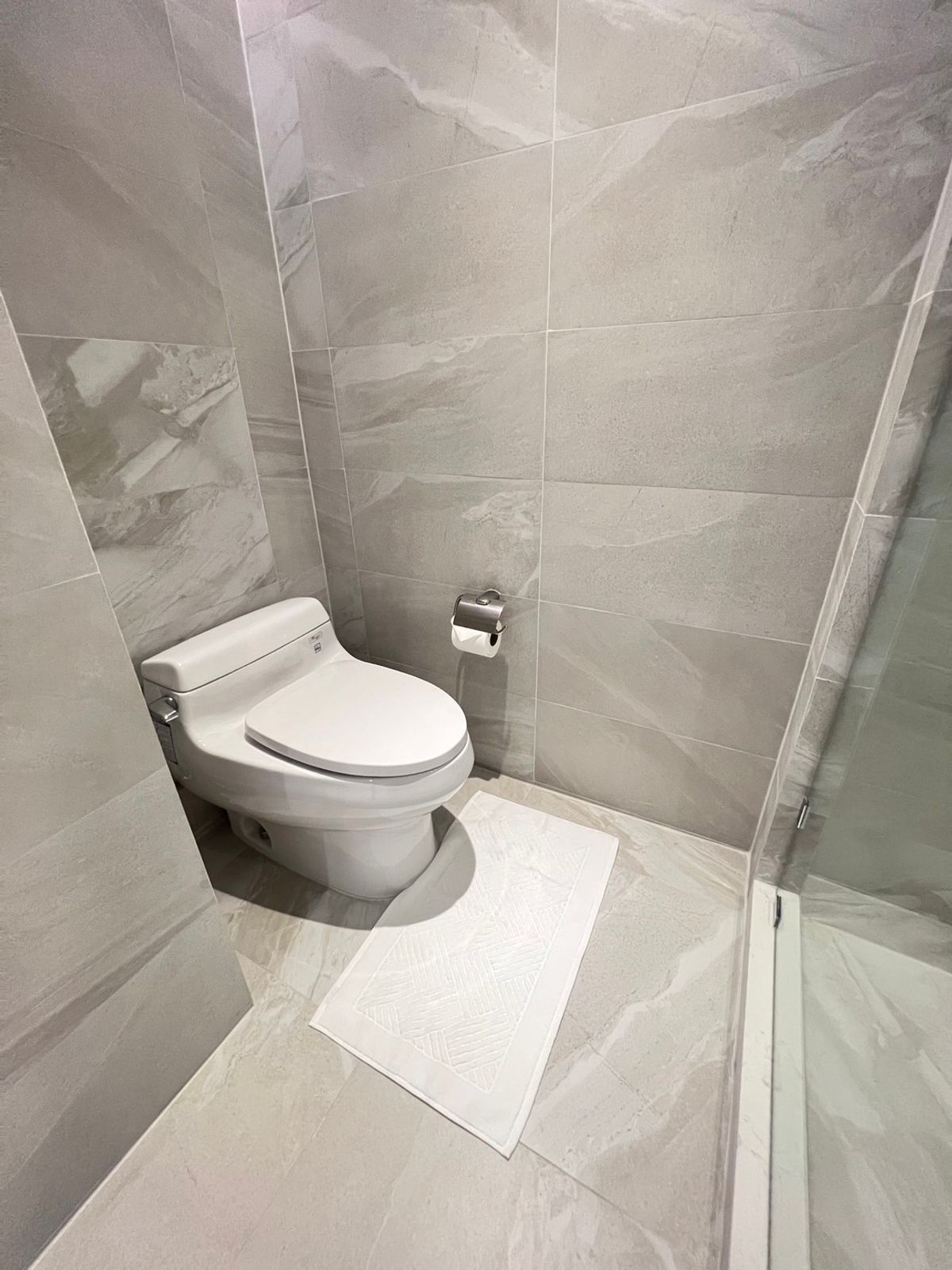 For RentCondoSriracha Laem Chabang Ban Bueng : RC021123 Condo for Rent Keen Center Sriracha, Only One Condo on the Best Location in Sriracha