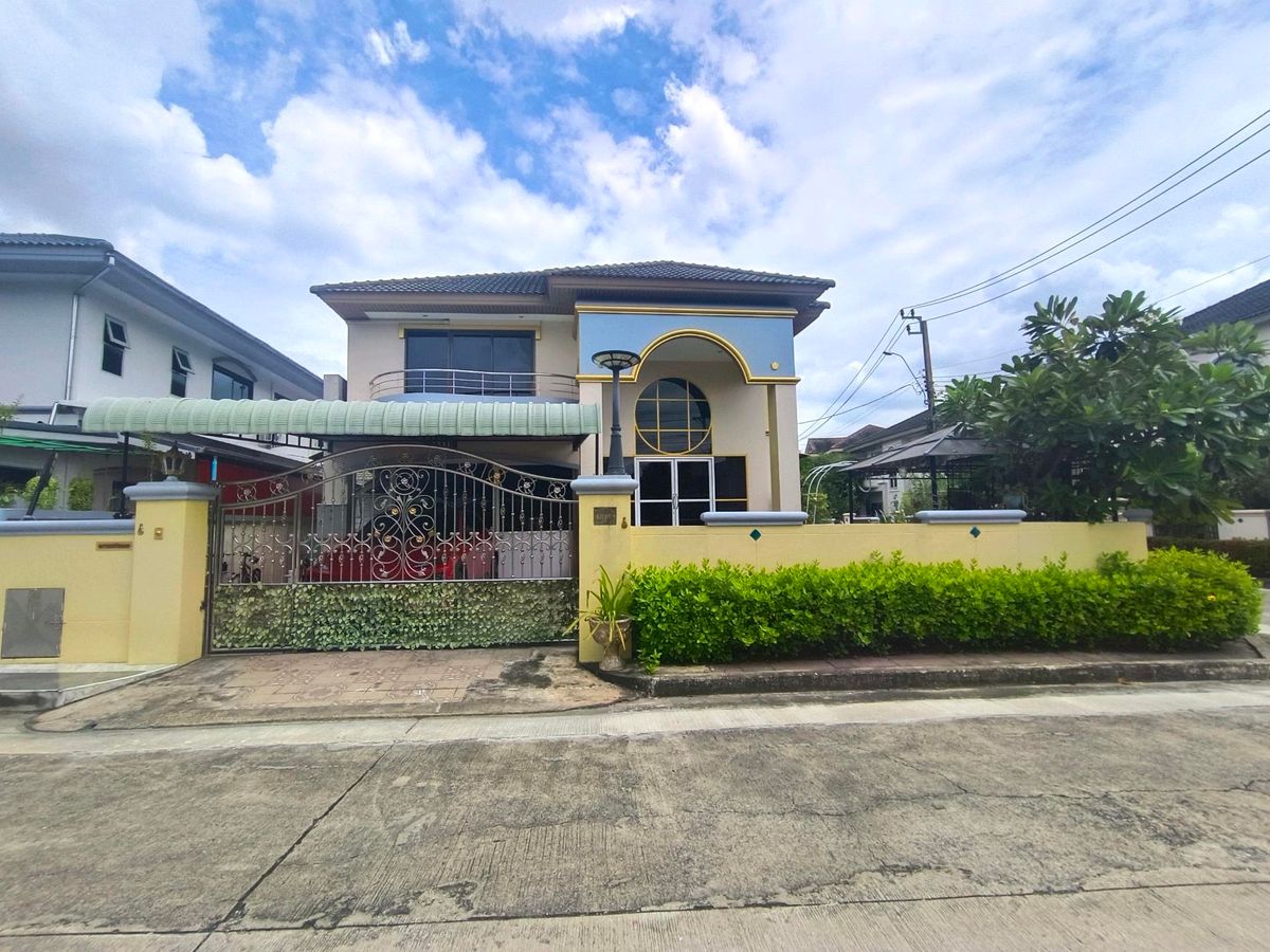 For SaleHousePinklao, Charansanitwong : Detached house High ceilings, airy, quiet, convenient to travel