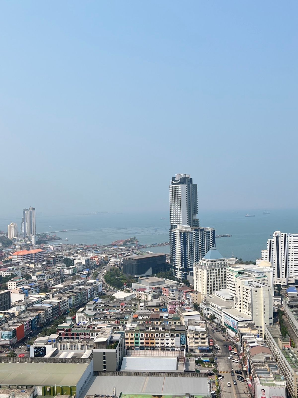 For RentCondoSriracha Laem Chabang Ban Bueng : RC021123 Condo for Rent Keen Center Sriracha, Only One Condo on the Best Location in Sriracha