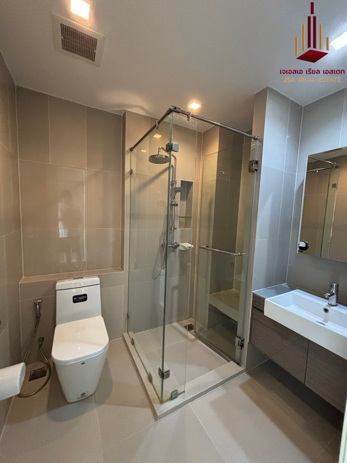 For RentCondoRatchadapisek, Huaikwang, Suttisan : ✨ For Rent: Quinn Ratchada 17 Condo ✨ 💰 ONLY 45,000 THB/Month