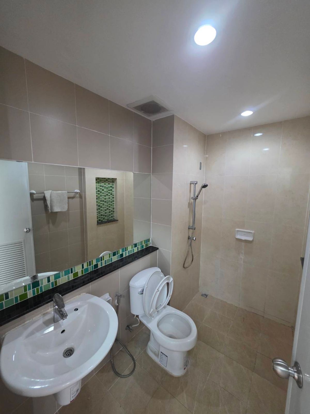 For RentTownhomeVipawadee, Don Mueang, Lak Si : Rent a townhome Chuan Chuen Modus Vibhavadi, near Laksi BTS just 3 minutes