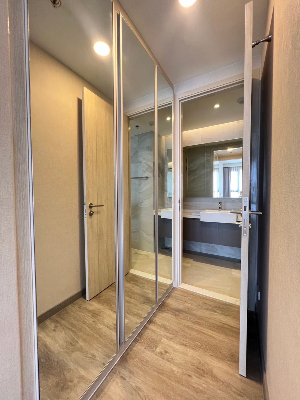 For RentCondoSriracha Laem Chabang Ban Bueng : RC021123 Condo for Rent Keen Center Sriracha, Only One Condo on the Best Location in Sriracha