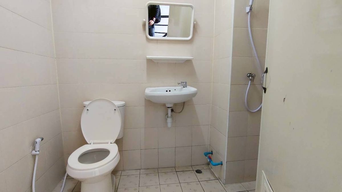 For SaleShop HouseMahachai Samut Sakhon : For Sale: 3.5-Storey Commercial Building – Baan Fahsai