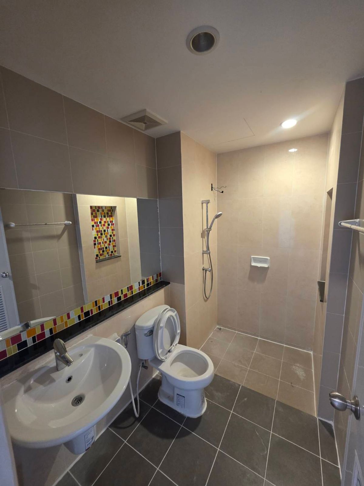 For RentTownhomeVipawadee, Don Mueang, Lak Si : Rent a townhome Chuan Chuen Modus Vibhavadi, near Laksi BTS just 3 minutes