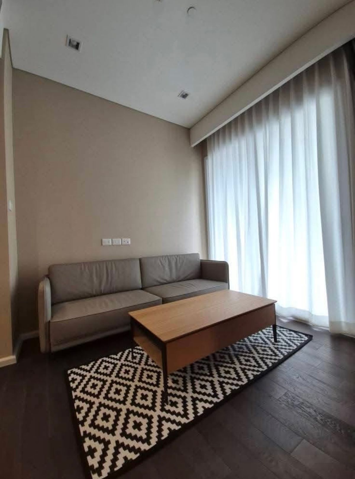 ให้เช่าคอนโดลาดพร้าว เซ็นทรัลลาดพร้าว : ให้เช่า 🔥 The Saint Residences 🔥 ใกล้ MRT พหลโยธิน 2 ห้องนอน เฟอร์นิเจอร์ และ เครื่องใช้ไฟฟ้าครบ 