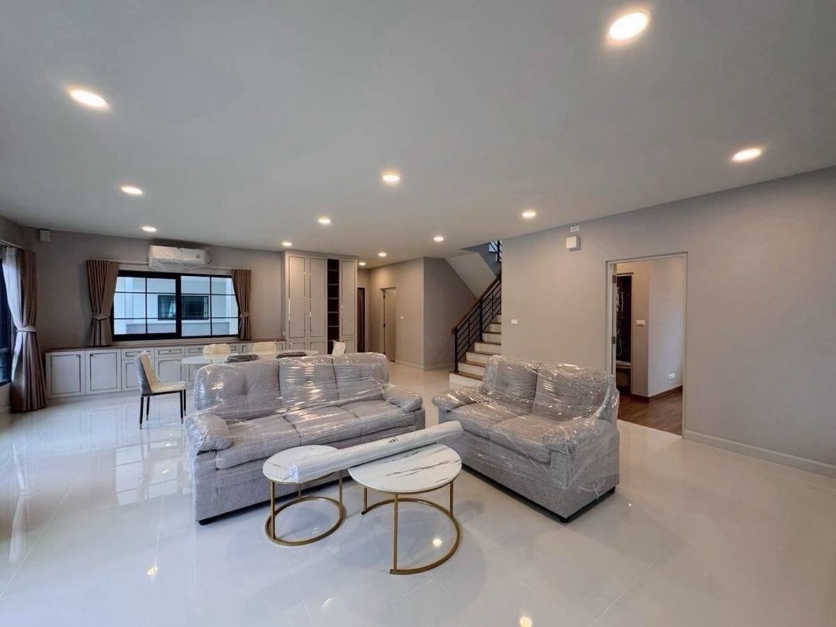 ให้เช่าบ้านบางนา แบริ่ง ลาซาล : 💥ForRent💥4Bed • Centro Bangna (Phase2) 🏡 Near Mega Bangna 🔥Hot Price 🔥 Ready to move in ‼️  Fully Furnished ✨