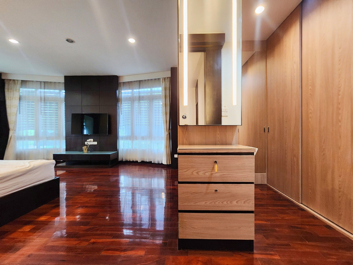 ให้เช่าบ้านลาดพร้าว เซ็นทรัลลาดพร้าว : SK05031 ให้เช่าบ้านลาดพร้าว2  บ้านเดี่ยวหลังใหญ่ พื้นที่เยอะ เลียบทางด่วน เอกมัย - รามอินทรา