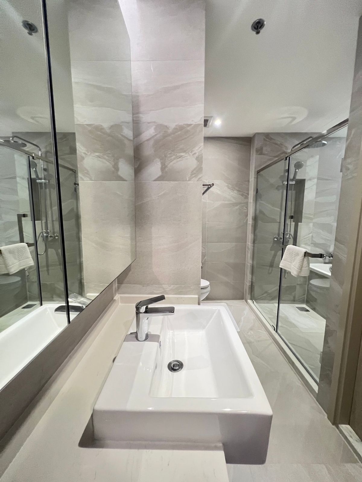 For RentCondoSriracha Laem Chabang Ban Bueng : RC021123 Condo for Rent Keen Center Sriracha, Only One Condo on the Best Location in Sriracha