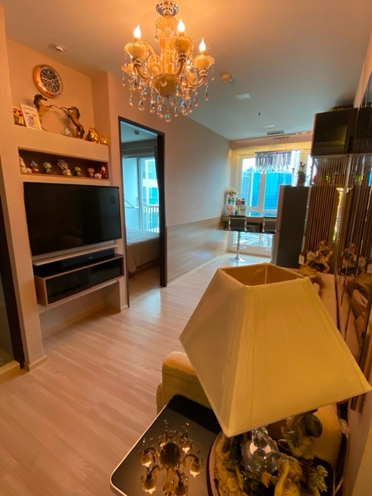 ขายคอนโดสาทร นราธิวาส : ขายคอนโด Rhythm Sathorn ห้องใหม่เฟอร์ครบ พร้อมอยู่ ไม่รั่วไม่ซึม ราคาต่อรองได้ ไม่ค่อยได้อยู่