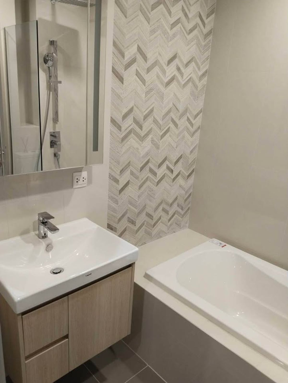 For SaleCondoSukhumvit, Asoke, Thonglor : Oka Haus Sukhumvit 36 ​​/ 1 Bedroom (SALE WITH TENANT), Oka Haus Sukhumvit 36 ​​/ 1 Bedroom (Sale with Tenant) NONT120