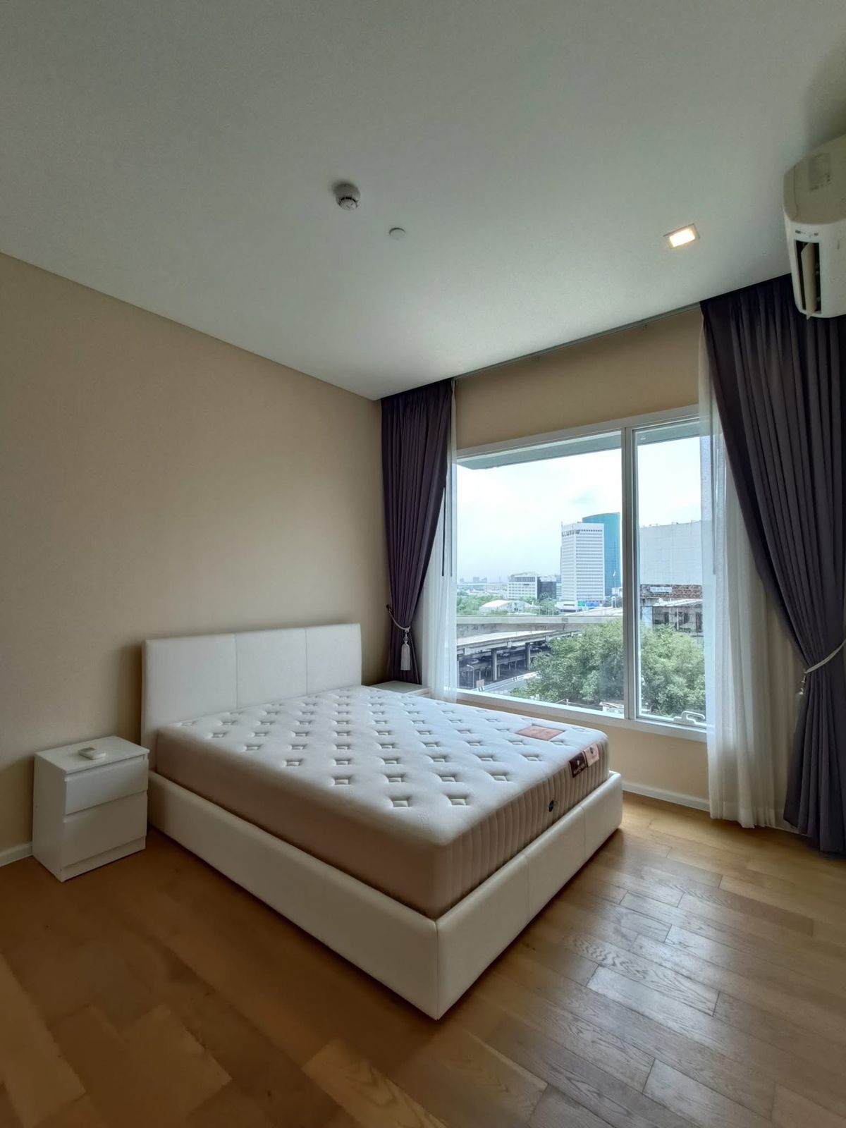 ให้เช่าคอนโดลาดพร้าว เซ็นทรัลลาดพร้าว : ให้เช่า 📍 The Saint Residences 📍 เฟอร์นิเจอร์ และ เครื่องใช้ไฟฟ้าครบ ใกล้ BTS ห้าแยกลาดพร้าว