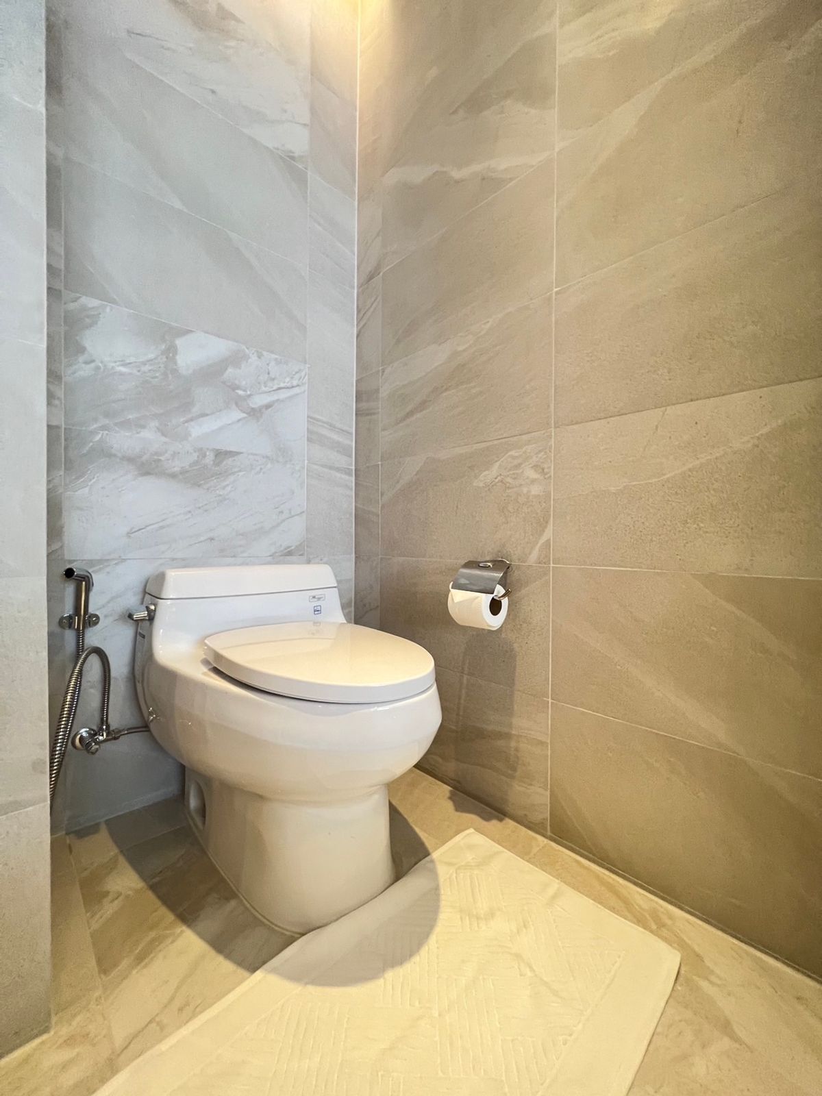 For RentCondoSriracha Laem Chabang Ban Bueng : RC021123 Condo for Rent Keen Center Sriracha, Only One Condo on the Best Location in Sriracha