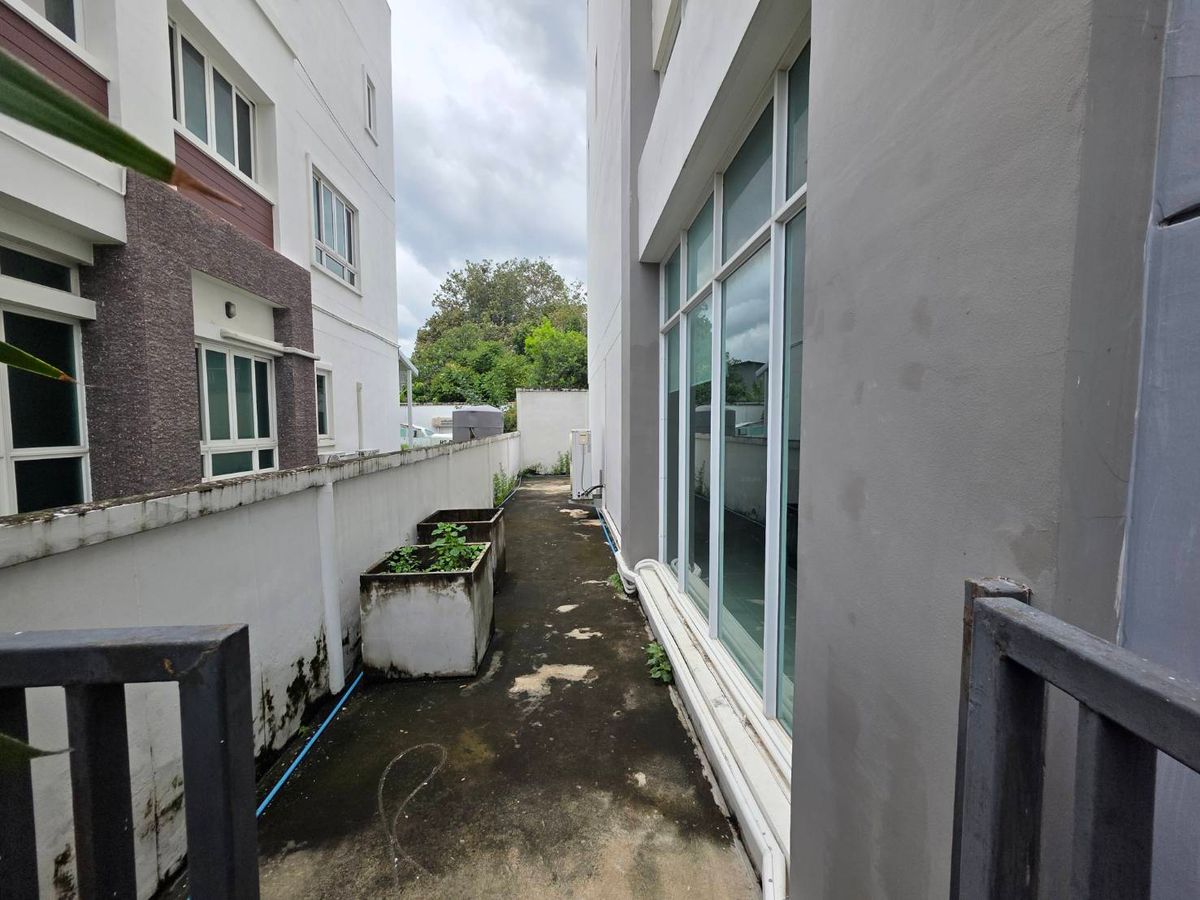 For RentTownhomeVipawadee, Don Mueang, Lak Si : Rent a townhome Chuan Chuen Modus Vibhavadi, near Laksi BTS just 3 minutes