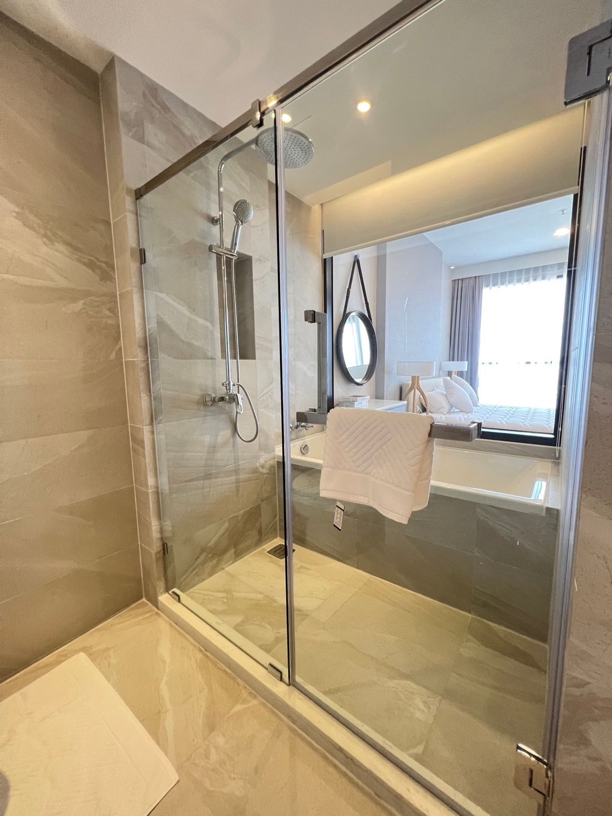 For RentCondoSriracha Laem Chabang Ban Bueng : RC021123 Condo for Rent Keen Center Sriracha, Only One Condo on the Best Location in Sriracha