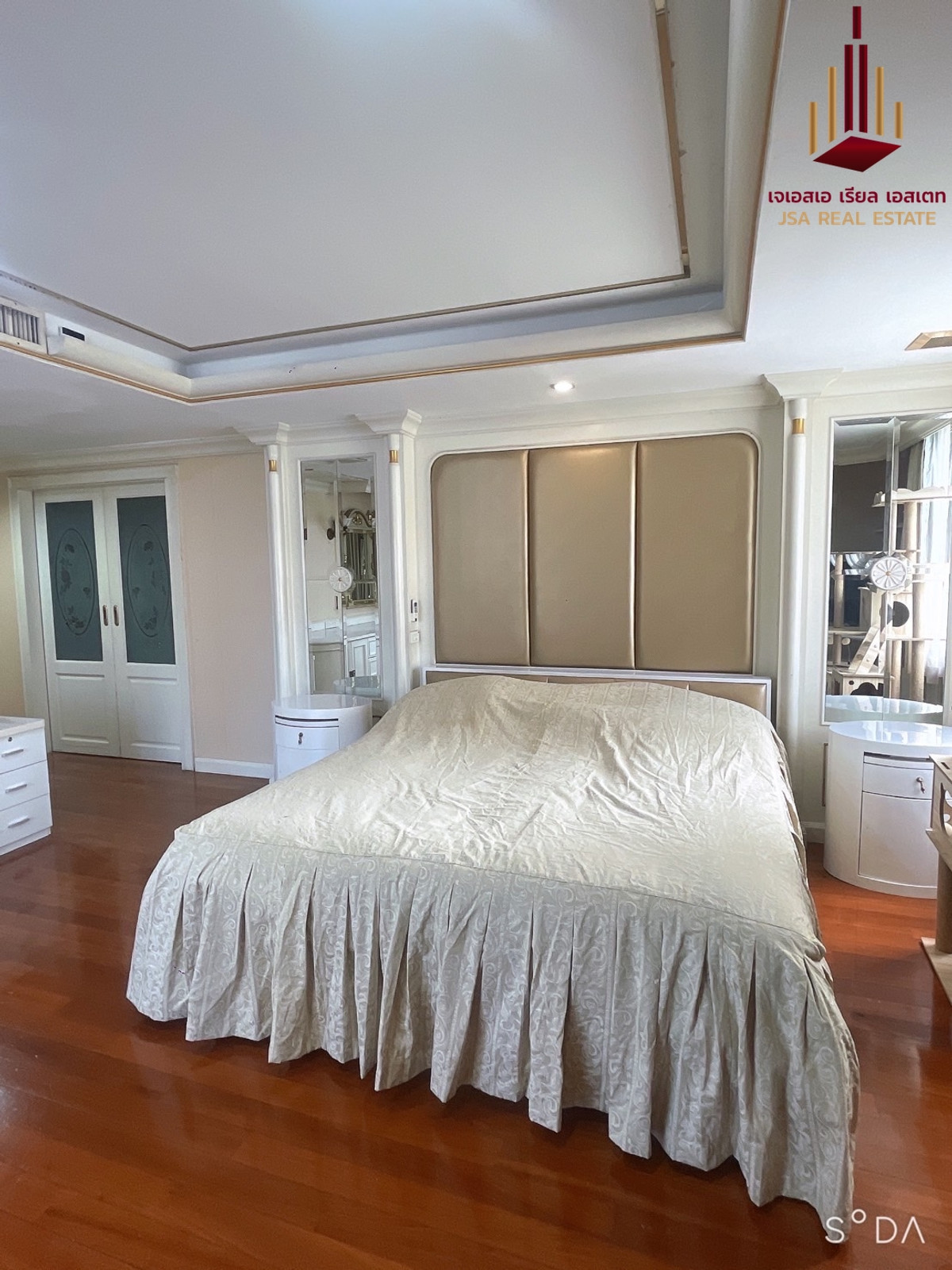 ให้เช่าคอนโดสุขุมวิท อโศก ทองหล่อ : ✨ For Rent: Las Colinas Condo ✨  💰 Only 65,000 THB/month