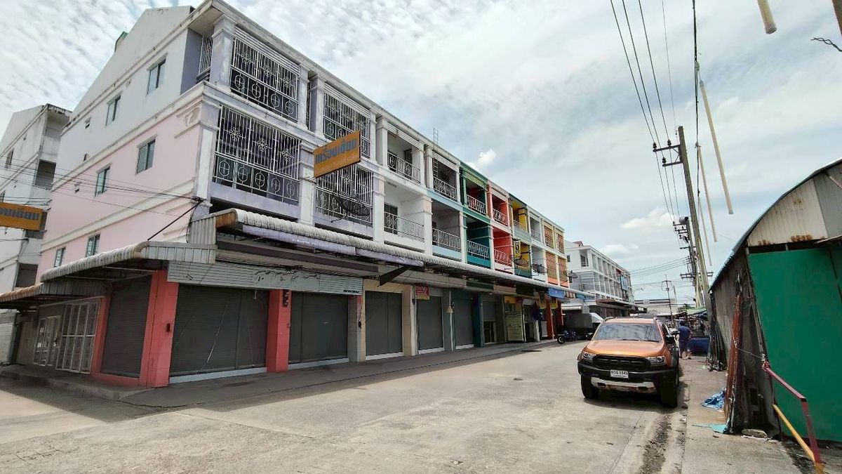 For SaleShop HouseMahachai Samut Sakhon : For Sale: 3.5-Storey Commercial Building – Baan Fahsai