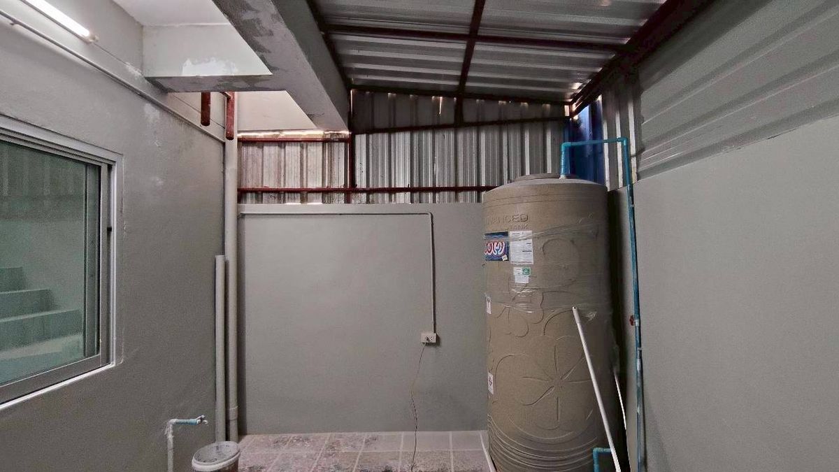 For SaleShop HouseMahachai Samut Sakhon : For Sale: 3.5-Storey Commercial Building – Baan Fahsai