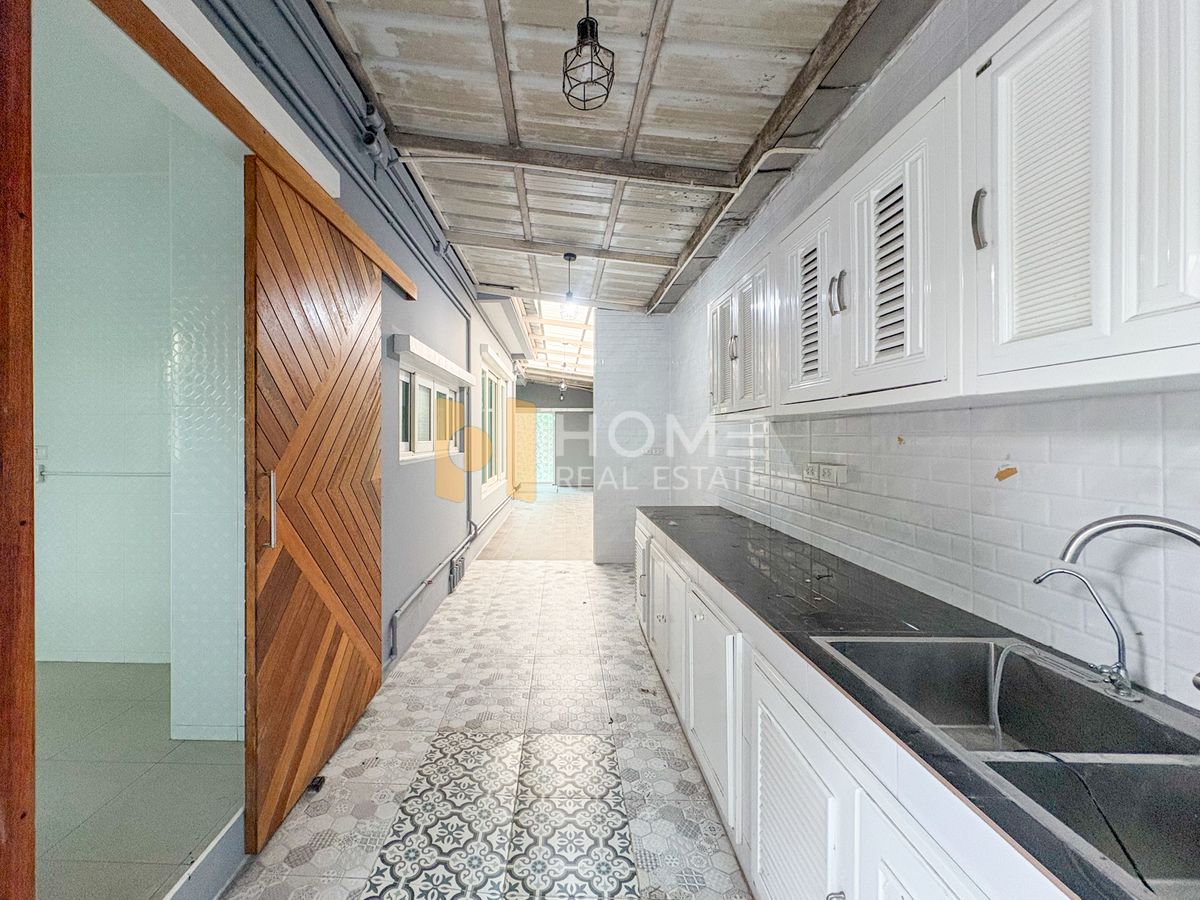 ขายบ้านเกษตร นวมินทร์ ลาดปลาเค้า : บ้านหรูหลังใหญ่ แปลงมุม 🔥 ลัดดารมย์ อิลิแกนซ์ เกษตร - นวมินทร์ / 5 ห้องนอน (ขาย), Laddarom Elegance Kaset - Nawamin / 5 Bedrooms (FOR SALE) TPM061