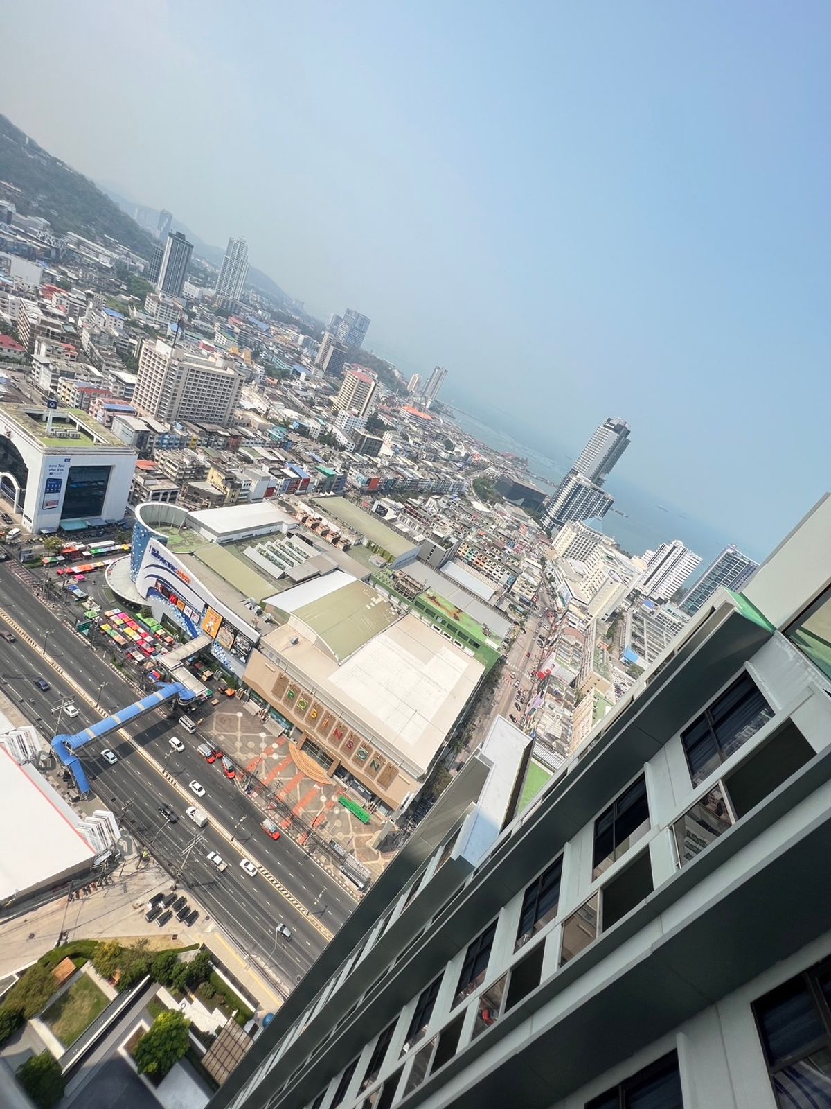 For RentCondoSriracha Laem Chabang Ban Bueng : RC021123 Condo for Rent Keen Center Sriracha, Only One Condo on the Best Location in Sriracha