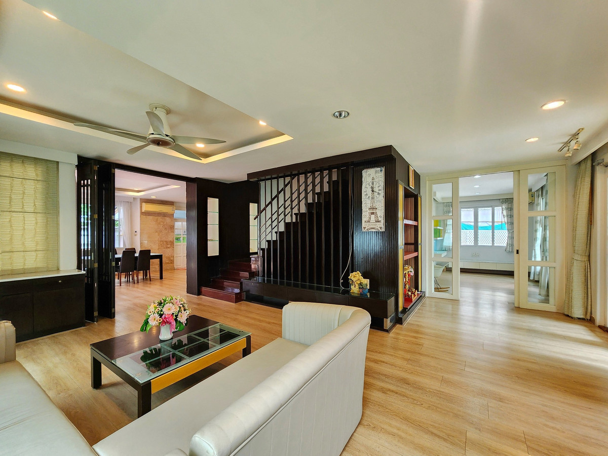 ให้เช่าบ้านลาดพร้าว เซ็นทรัลลาดพร้าว : SK05031 ให้เช่าบ้านลาดพร้าว2  บ้านเดี่ยวหลังใหญ่ พื้นที่เยอะ เลียบทางด่วน เอกมัย - รามอินทรา