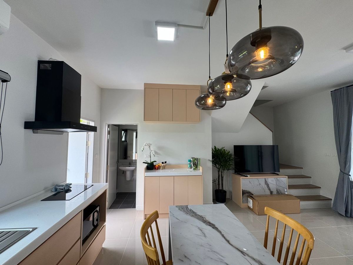 ให้เช่าทาวน์โฮมบางนา แบริ่ง ลาซาล : ทาวน์เฮ้าส์ให้เช่า ✨ Pleno Sukhumvit-Bangna 3 ✨ 3 ห้องนอน 2 ห้องน้ำ เฟอร์นิเจอร์ และ เครื่องใช้ไฟฟ้าครบ 