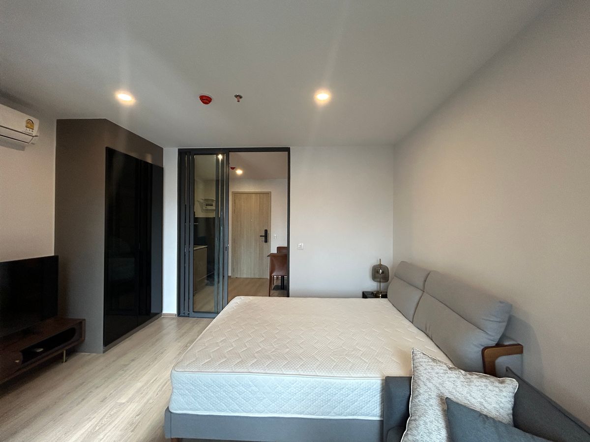 ให้เช่าคอนโดคลองเตย กล้วยน้ำไท : 🚪Life Rama4 Asoke 🛏️ห้องสวย ✨มีหลายห้อง 🌐 ทำเลดี📍ชั้นสูง 🌤️วิวสวย 🛋️เฟอร์นิเจอร์ครบ 📺เครื่องใช้ไฟฟ้าครบ (ราคาพิเศษ)
