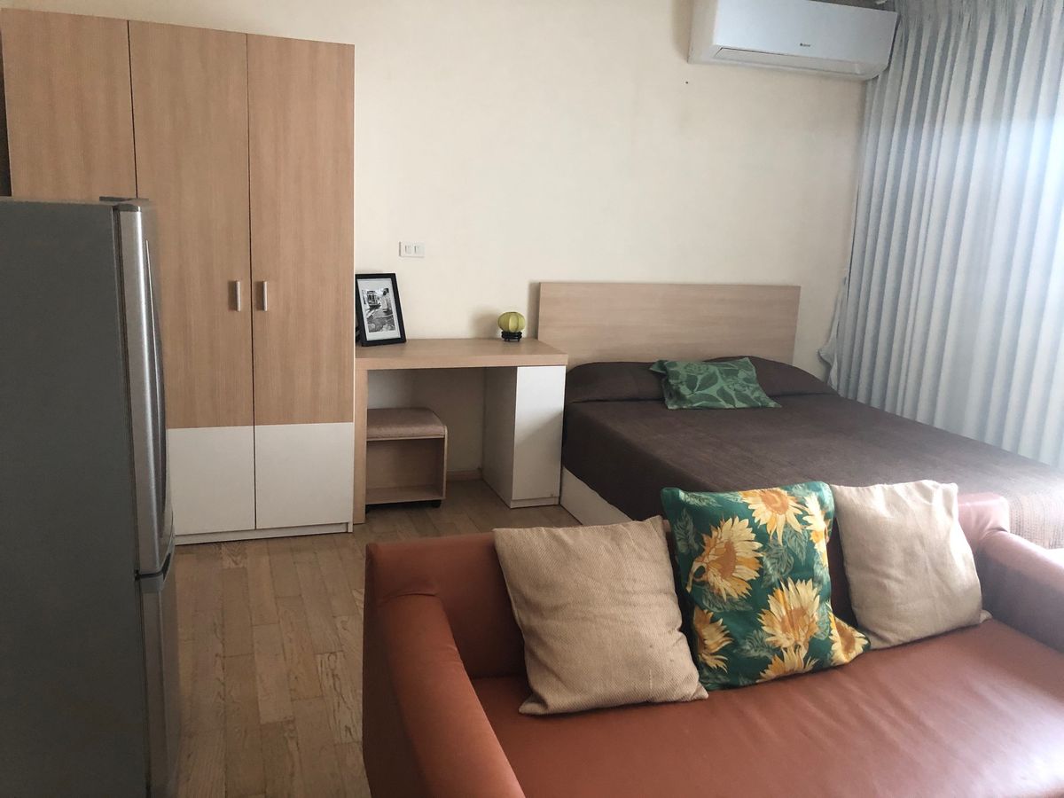 For RentCondoSukhumvit, Asoke, Thonglor : Low floor 40 sqm studio condo at Noble Remix for rent 25,000THB per month, Sukhumvit soi 36, Thonglor BTS
