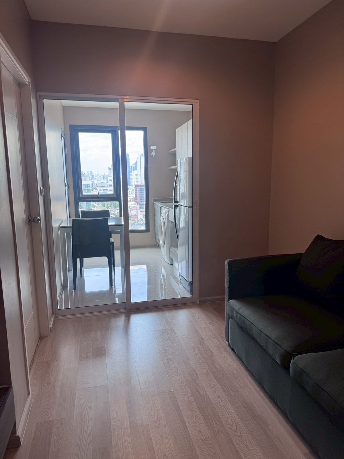 For SaleCondoRatchadapisek, Huaikwang, Suttisan : Quick sale Centric Huai Khwang Station Huai Khwang Station 1 Bedroom 1 Bathroom (Special price)