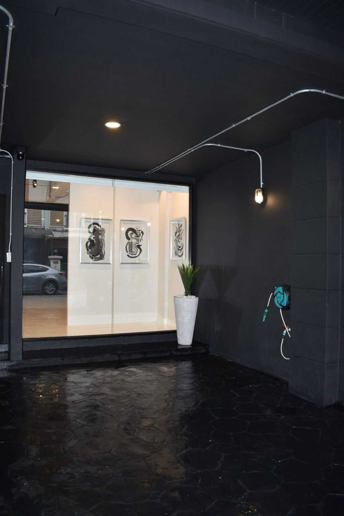 ขายทาวน์โฮมเลียบทางด่วนรามอินทรา : 📢👇ทาวน์โฮมออฟฟิศ 3 ชั้น รีโนเวทใหม่ทั้งหลัง พร้อมผู้เช่าต่างชาติ สไตล์ลอฟท์ ใจกลางเกษตร-นวมินทร์ สัญญาระยะยาวถึง เมษายน 2570 ค่าเช่า 38k เหมาะสำหรับนักลงทุน รับรายได้ทันทีหลังโอนกรรมสิทธิ์